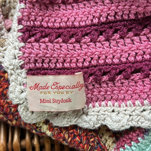 Handmade Throw Blanket Pretty! - Picture 4 of 4